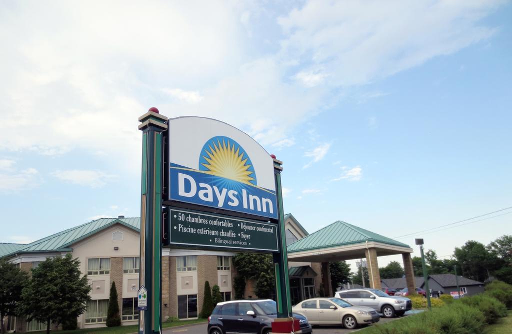 Days Inn By Wyndham Montmagny Kültér fotó