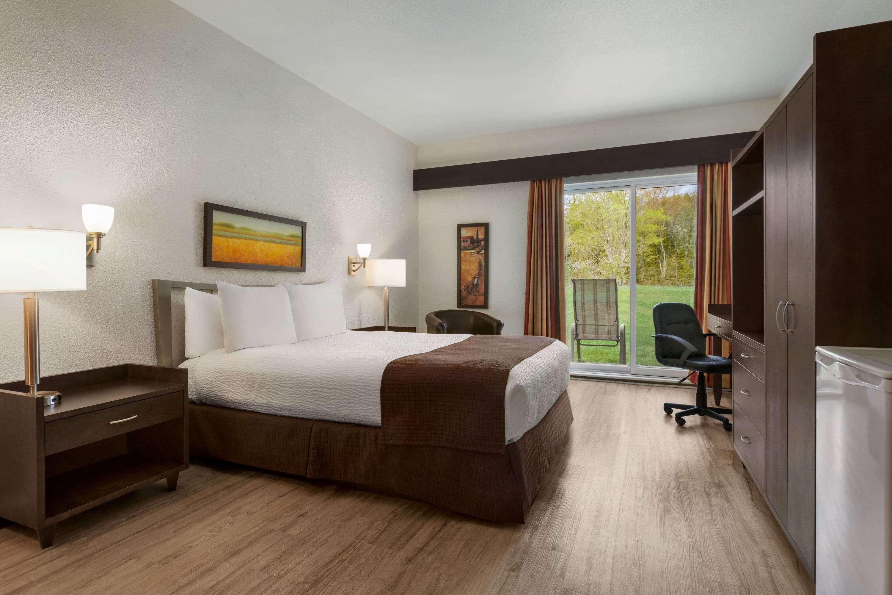Days Inn By Wyndham Montmagny Kültér fotó