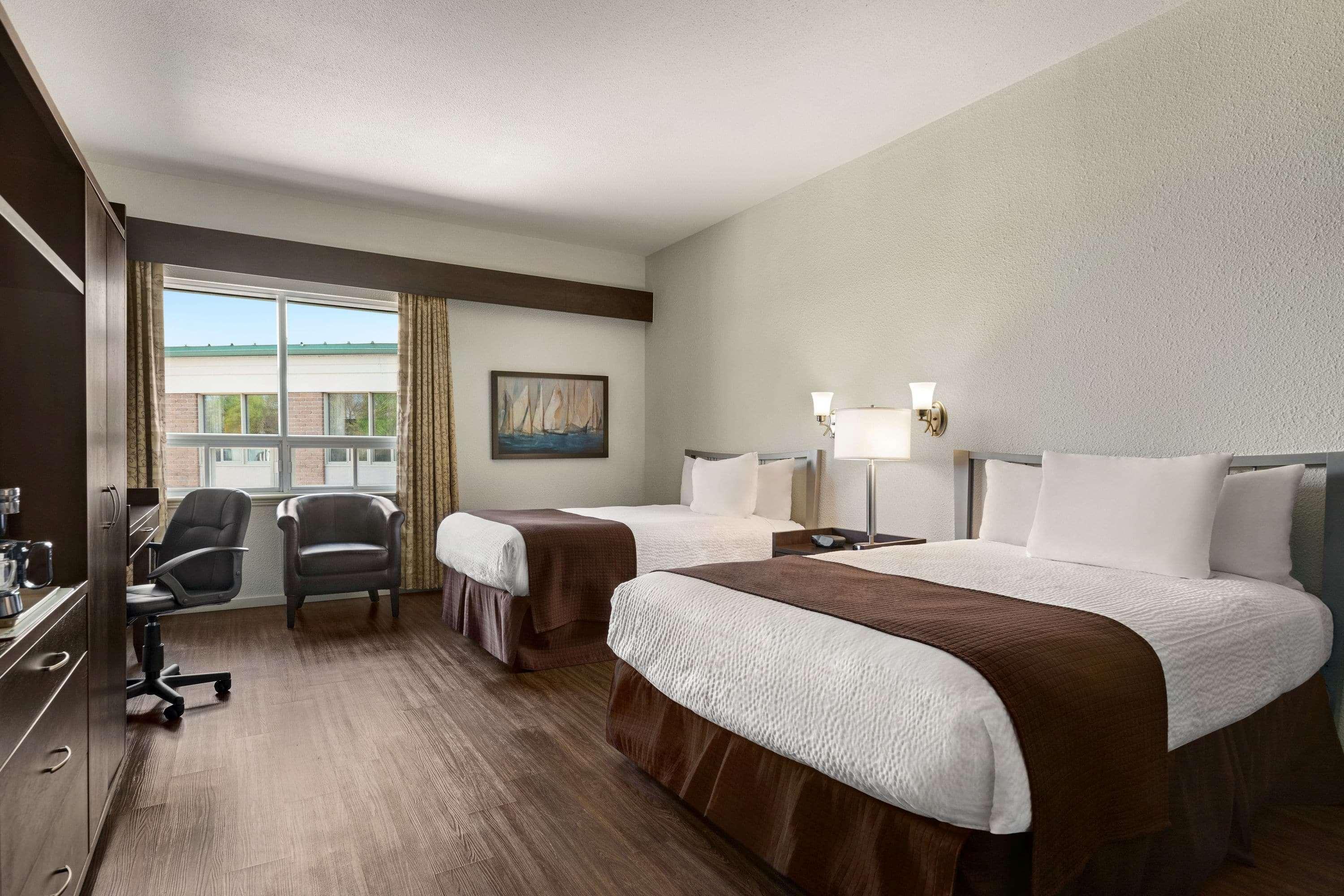 Days Inn By Wyndham Montmagny Kültér fotó
