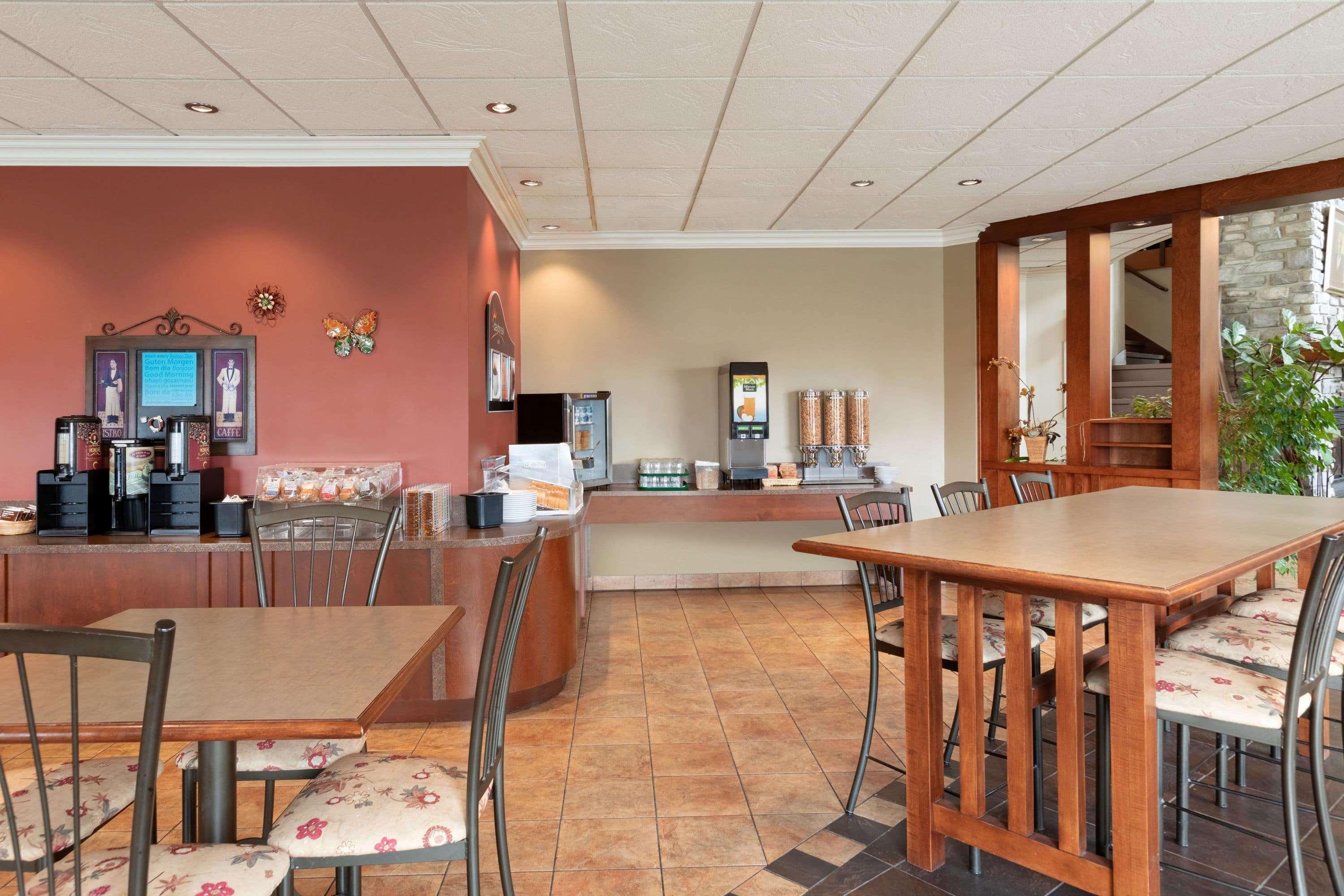 Days Inn By Wyndham Montmagny Kültér fotó