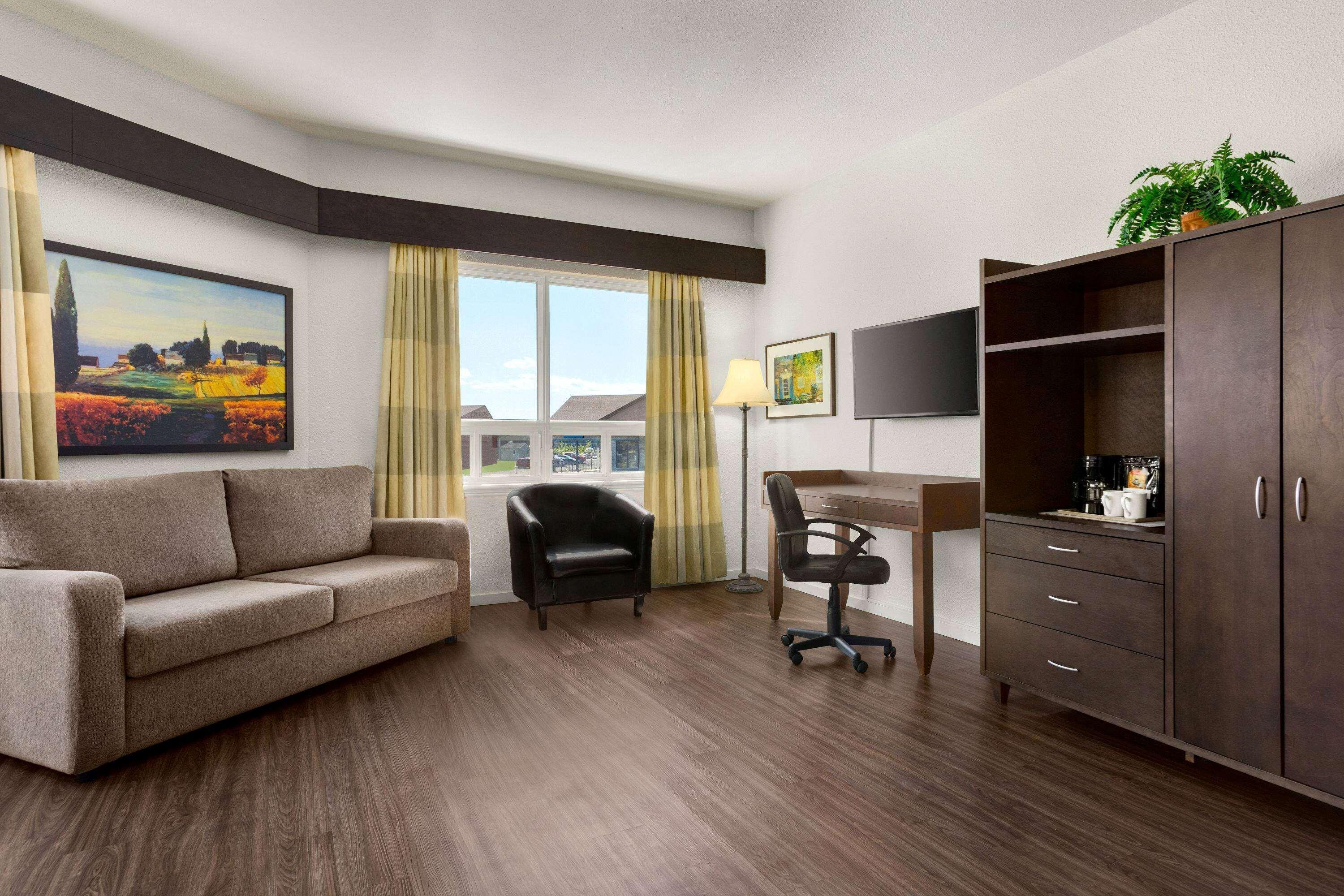 Days Inn By Wyndham Montmagny Kültér fotó