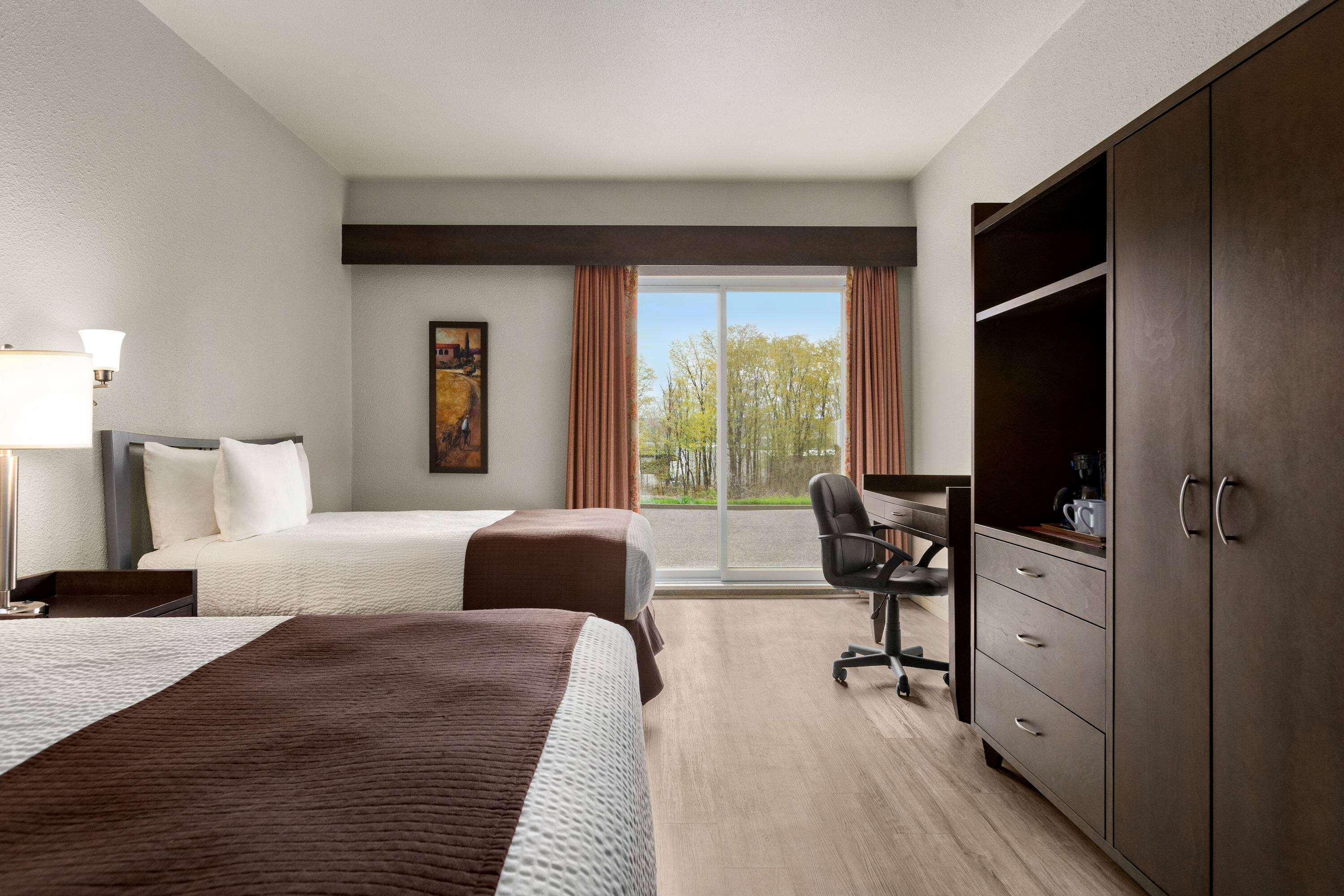 Days Inn By Wyndham Montmagny Kültér fotó